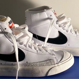 Size 7 womens nike blazer